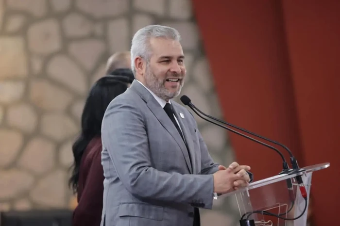 El 99.9 % de los docentes michoacanos recibe pago con tarjeta: Bedolla