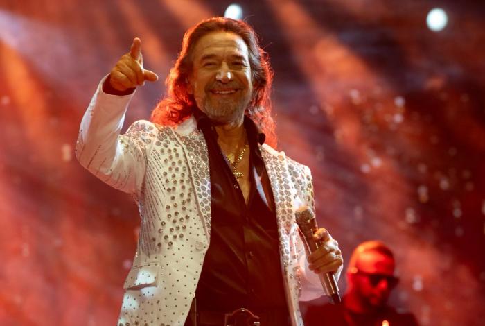El Buki y su lleno total en Morelia: con amor para mamá