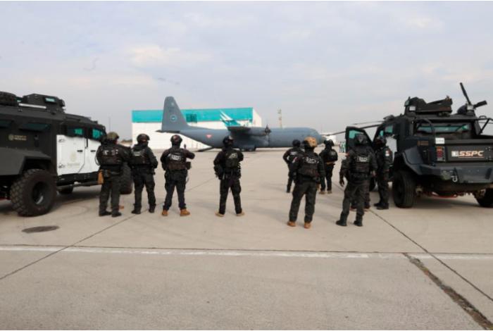 El Gobierno de Trump agradece a México por su "colaboración" en la entrega de 37 presos