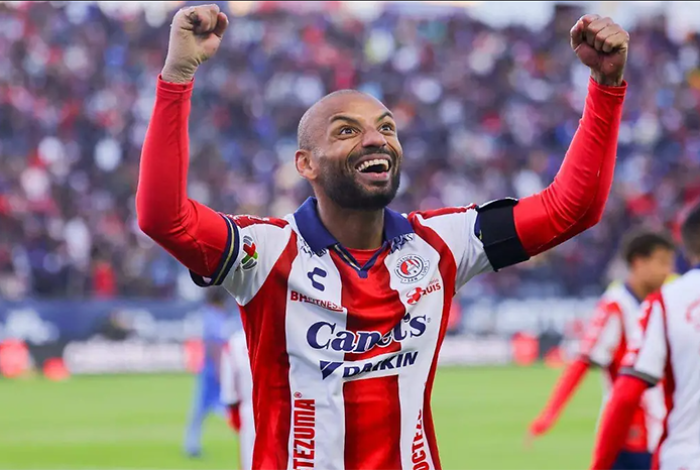 El italiano Joao Pedro arrasa con 3 premios en el Balón de Oro de la Liga MX