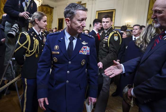 El jefe del Estado Mayor de EUA afirma que las operaciones en Irán "llevarán tiempo"