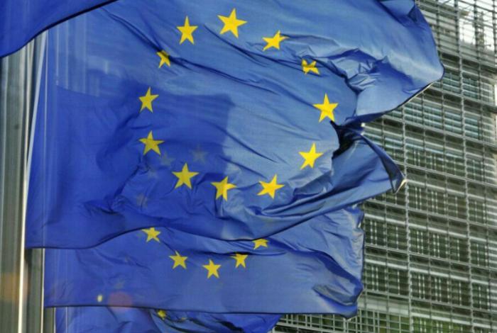 El Parlamento Europeo paraliza el pacto comercial con EUA tras las amenazas de Trump