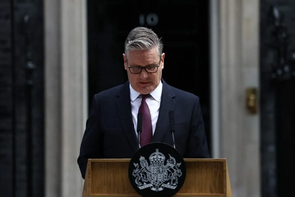 El primer ministro británico Keir Starmer dimite a su cargo