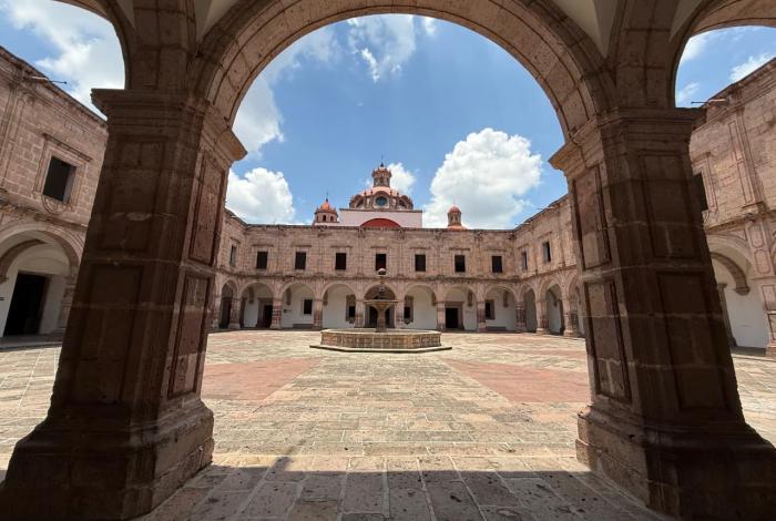 El surrealismo llega al Clavijero con la colección de Francisco Toledo