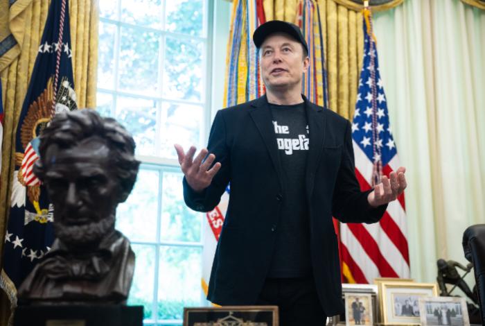 Elon Musk niega que la IA Grok genere imágenes de menores desnudos