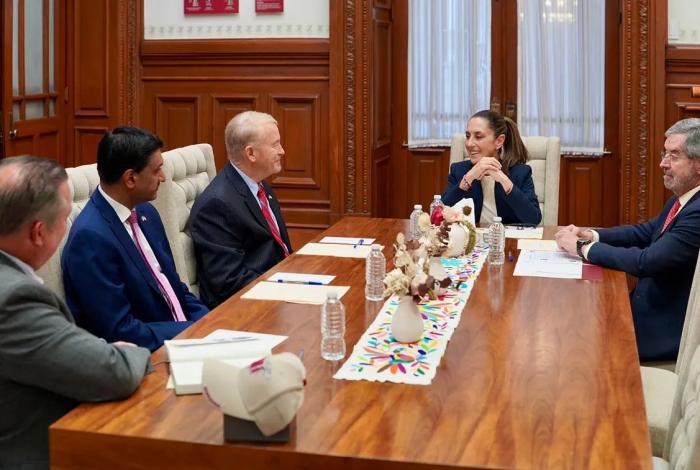 Embajador Johnson destaca colaboración México-EU contra tráfico de fentanilo y armas