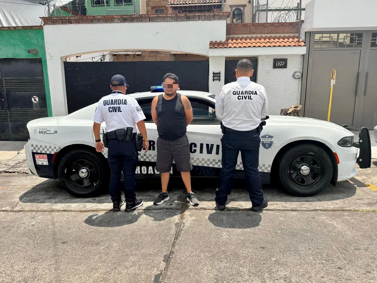 Empistolado es detenido por motopatrulleros de GC en Morelia