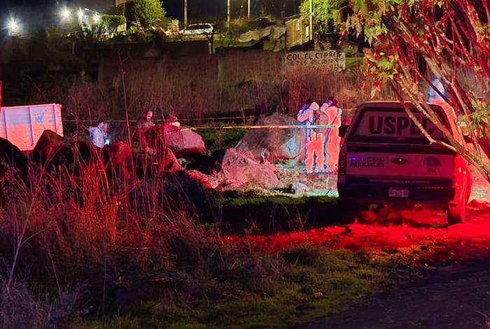 Empistolados matan a 2 ocupantes de una camioneta en San Isidro Itzícuaro, Morelia