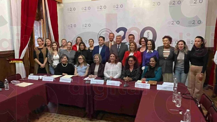 Empresarias Michoacanas presentan iniciativa de igualdad ante en Congreso del Estado