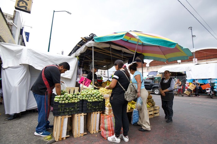 En agosto retirarán a comerciantes que invaden tianguis en Villa Magna