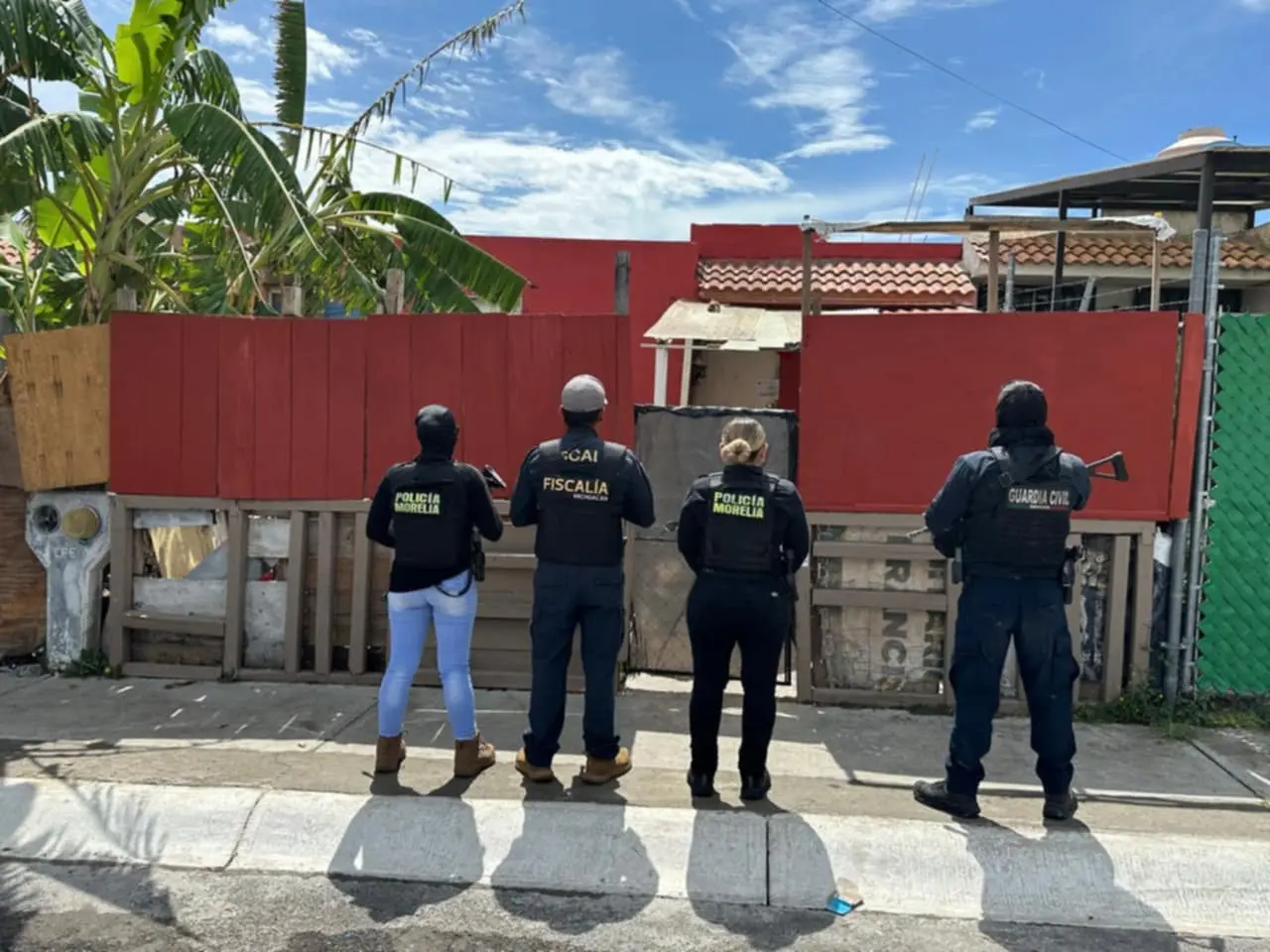 En cateos realizados en la ciudad de Morelia, asegura FGE más de dos mil dosis de sustancias ilícitas