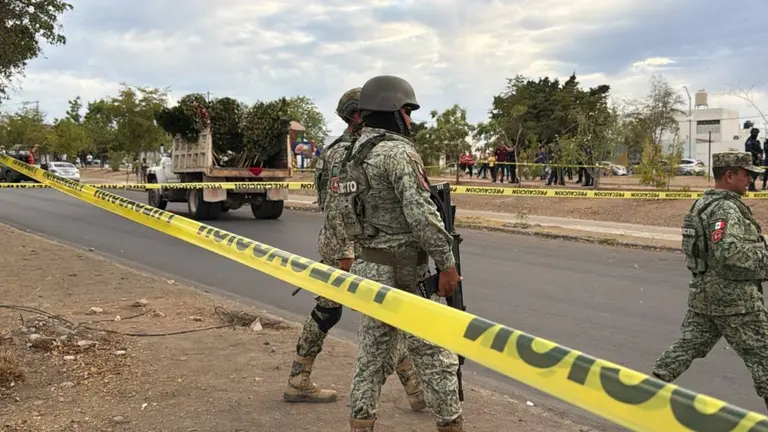 En Culiacán, sujetos armados atacan cortejo funebre