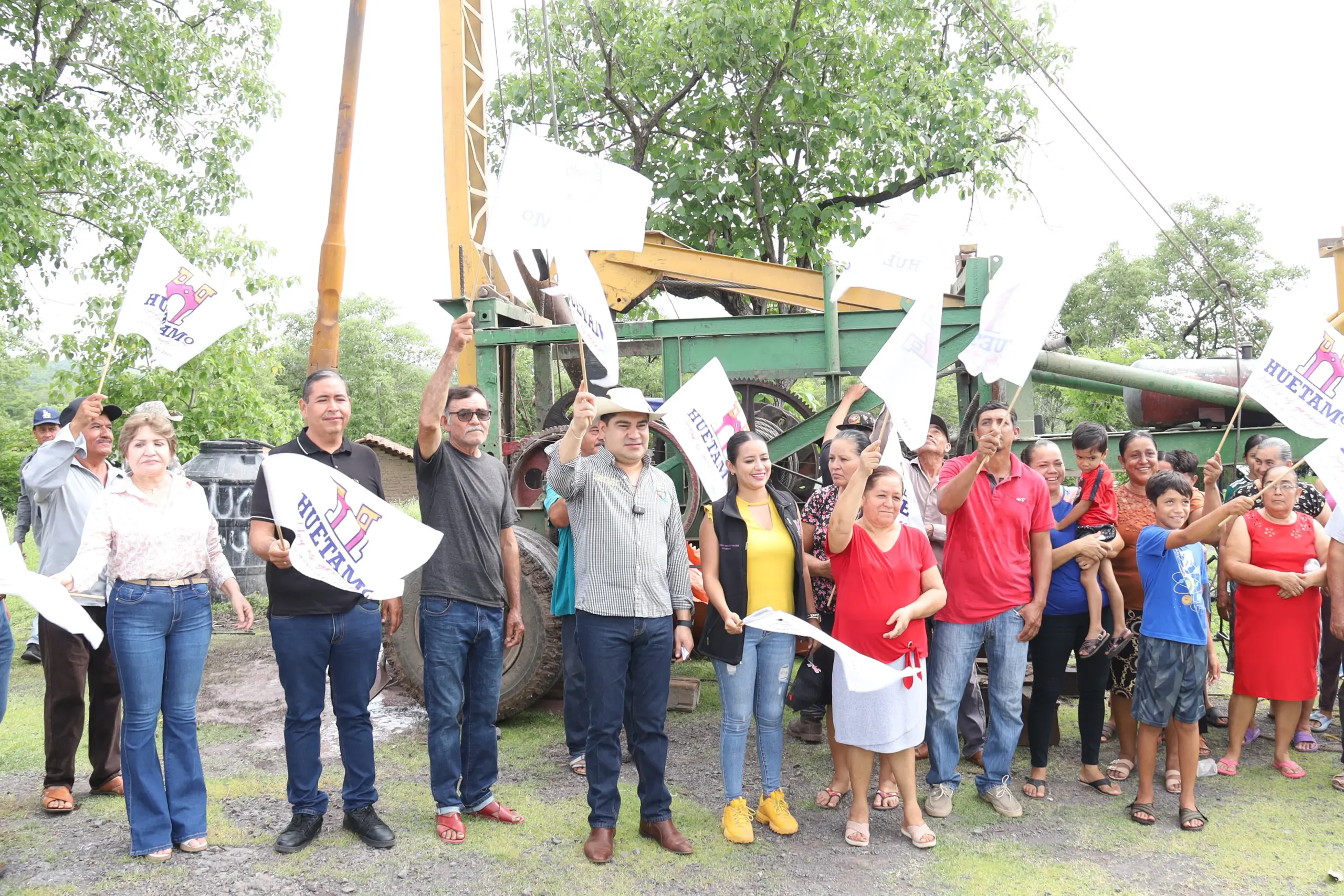 En Huetamo, Pablo Varona inicia pozo profundo para Vuelta Grande
