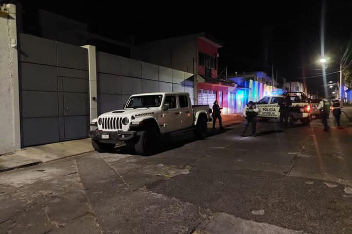 En intento de quitarle su camioneta, delincuentes asesinan a un hombre, en Morelia