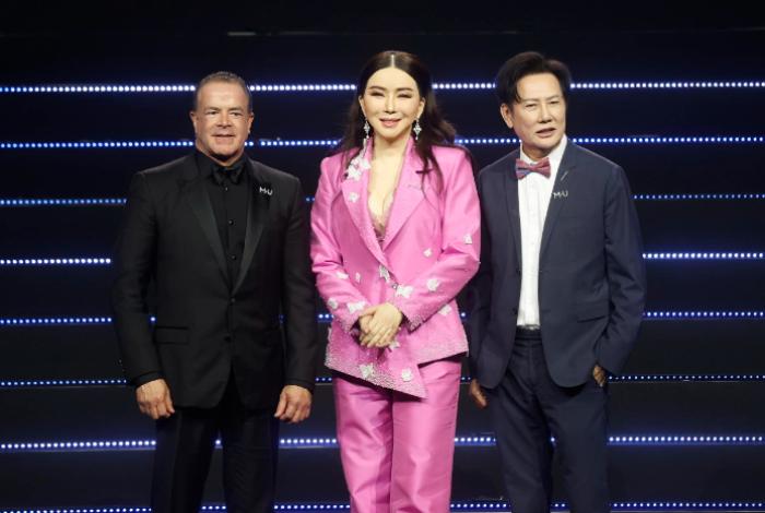 En medio de investigaciones y acusaciones, Miss Universo deja México y vuelve a Nueva York