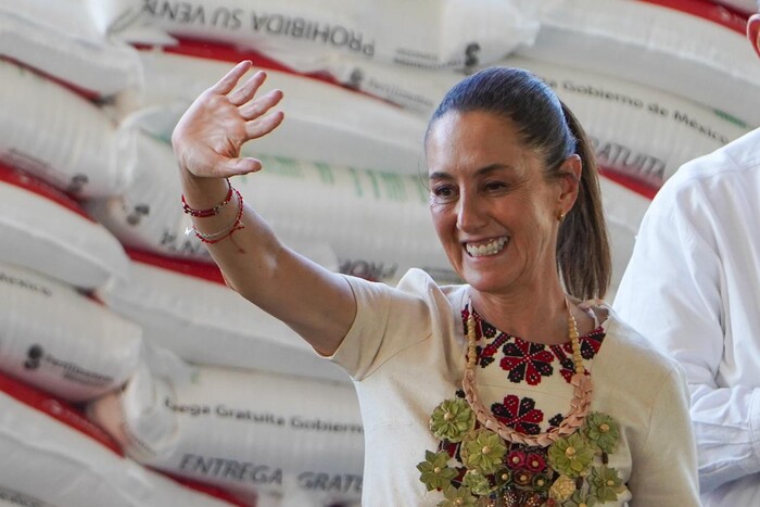 En Michoacán, inicia Sheinbaum entrega nacional de fertilizantes gratuitos