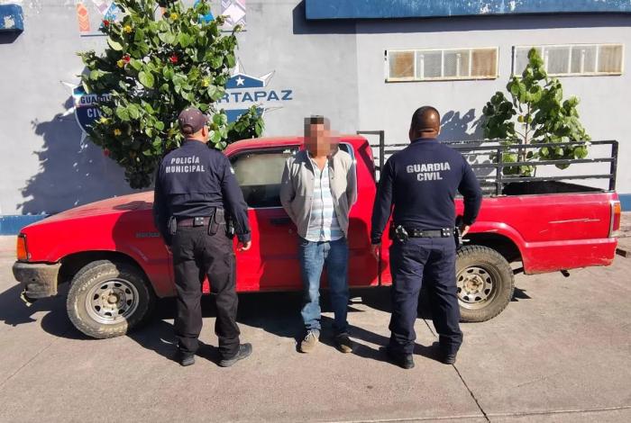 En operativo, SSP Zamora recupera camioneta con reporte de robo y detienen al conductor