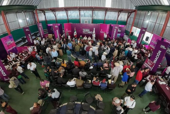 En Tlalpujahua, Bedolla revisa propuestas de infraestructura en audiencia pública