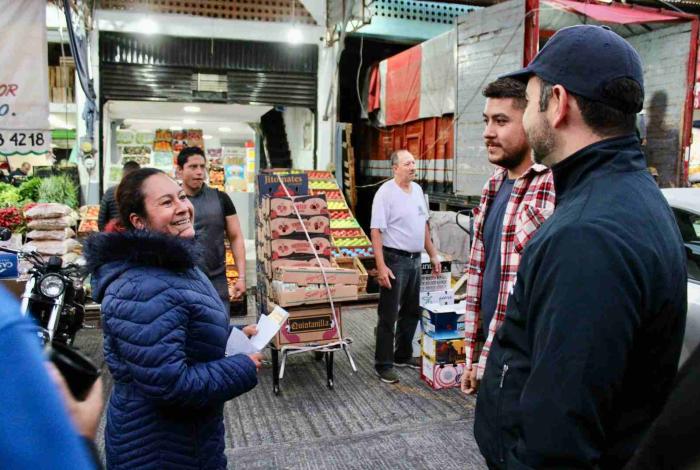 Encabeza Yankel Benítez operativo de ordenamiento en Mercado de Abastos