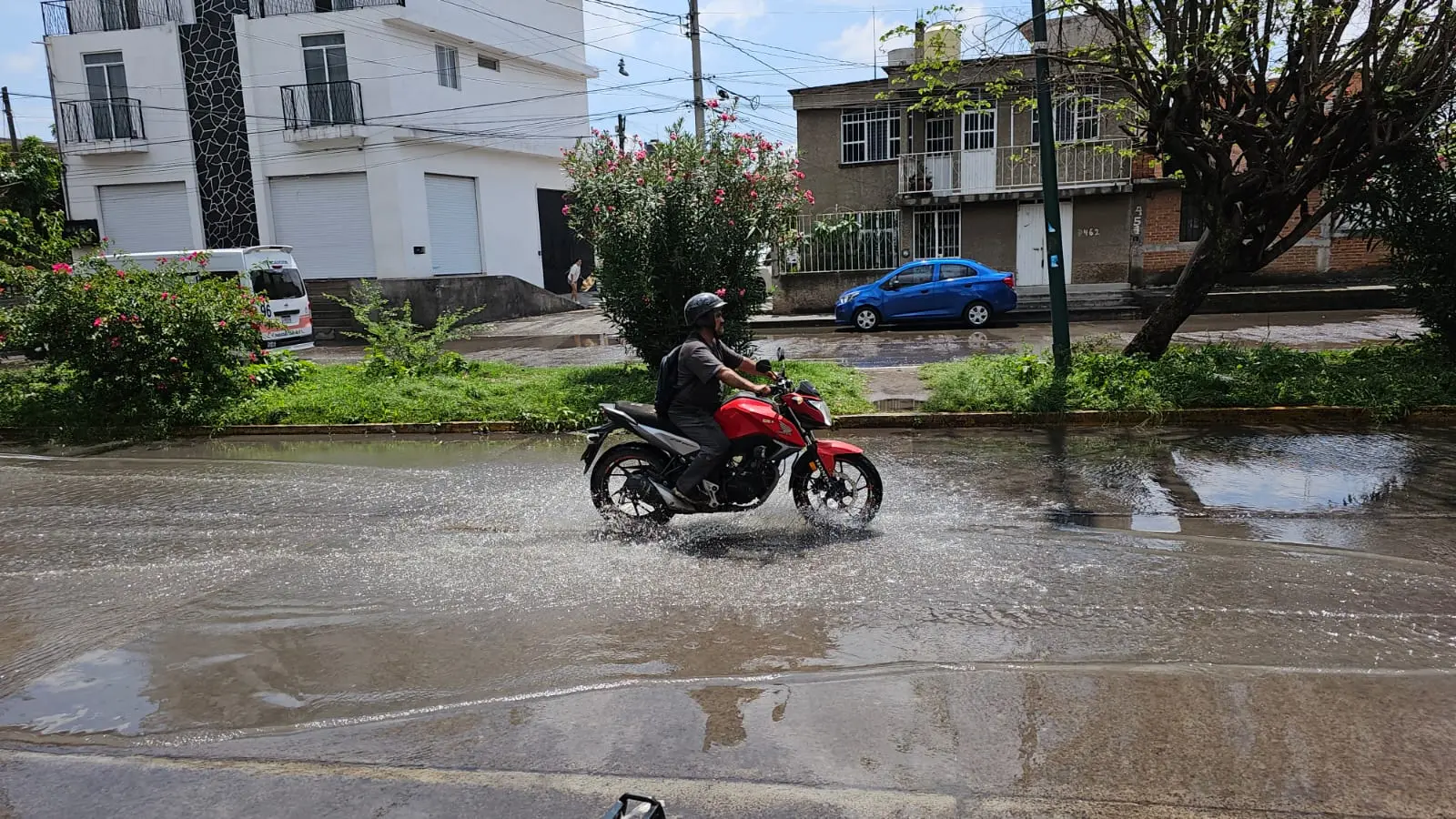 Encharcamientos y aguas residuales preocupan a habitantes de Primo Tapia