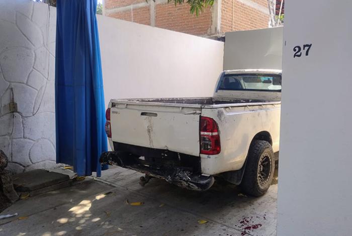 Encuentran a hombre degollado en motel de Las Guacamayas