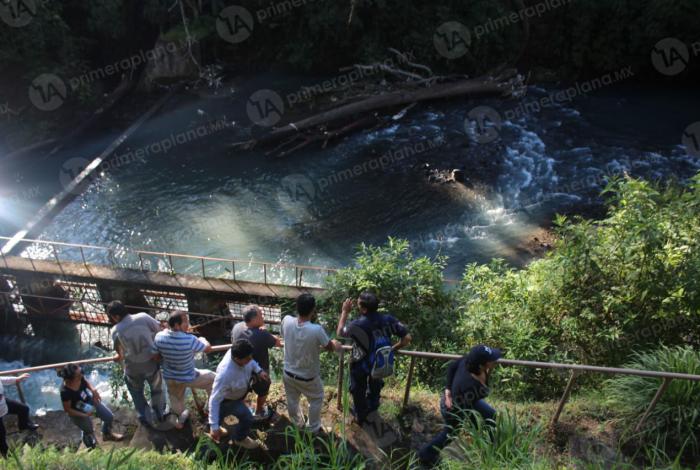 Encuentran cu3rp0 flotando en el río Cupatitzio, en Uruapan