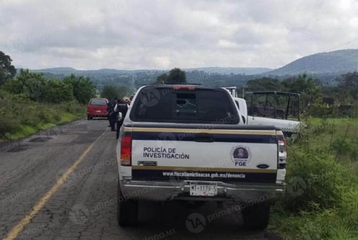 Encuentran cu3rpo a la orilla de una carretera de Cuitzeo