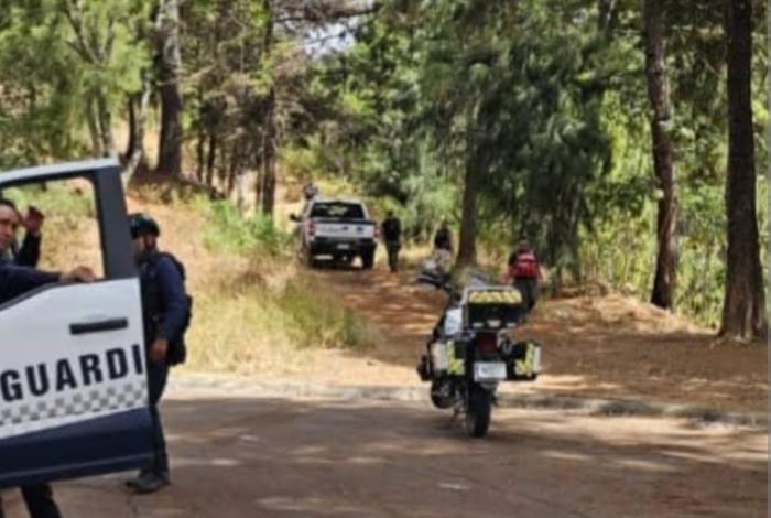 Encuentran cu3rpo tir4do en el Cerro de la Cruz, en Uruapan
