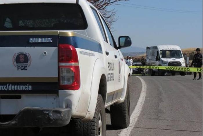 Encuentran dos cu3rpos a la orilla de la Autopista Siglo XXI