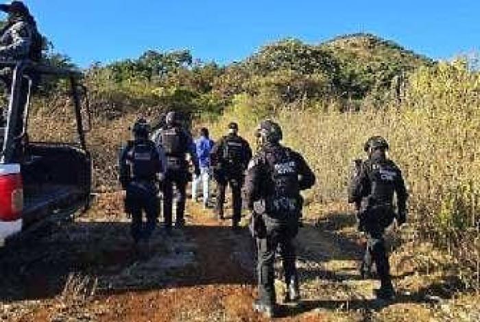 Encuentran dos cuerpos con huellas de violencia y maniatados, en Tangamandapio