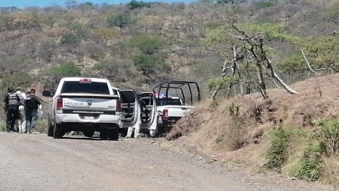 Encuentran hombre decapitado en zona cerril de Apatzingán