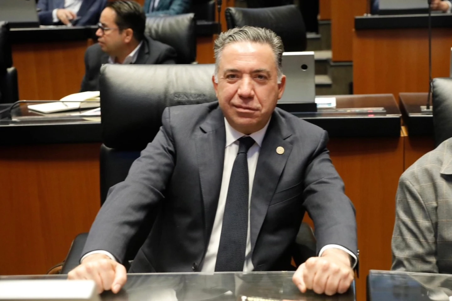 Enrique Inzunza no contenderá por la gubernatura de Sinaloa, pero permanecerá como senador hasta el 2030