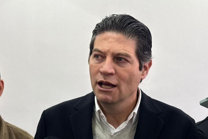 Entendemos la necesidad, pero ‘no vendan pirotecnia en tianguis’, pide Alfonso a comerciantes