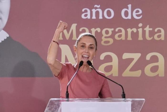 Entre calor, pancartas y consignas, Sheinbaum visita Morelia