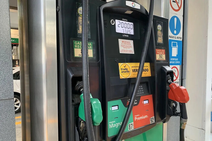 Entre dos y tres centavos, baja en precios de gasolina en México