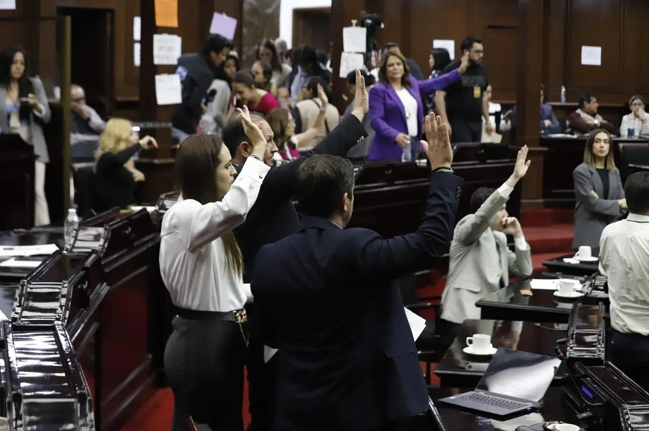 Entre reclamos y contradicciones; diputadas chocan por el lema “tiempo de mujeres”
