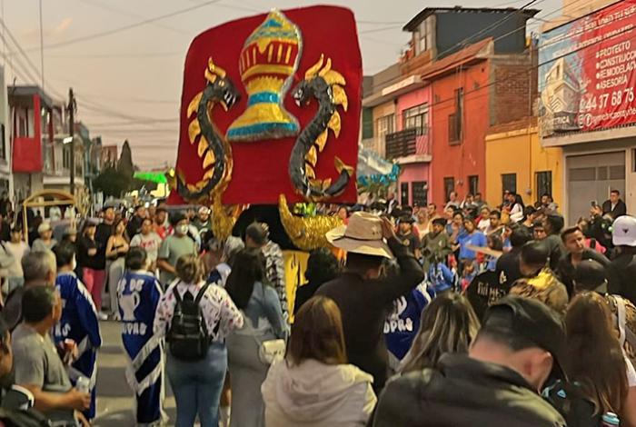 Entre riñas, alcohol y operativos de la Policía Morelia, toritos de petate recorren la ciudad