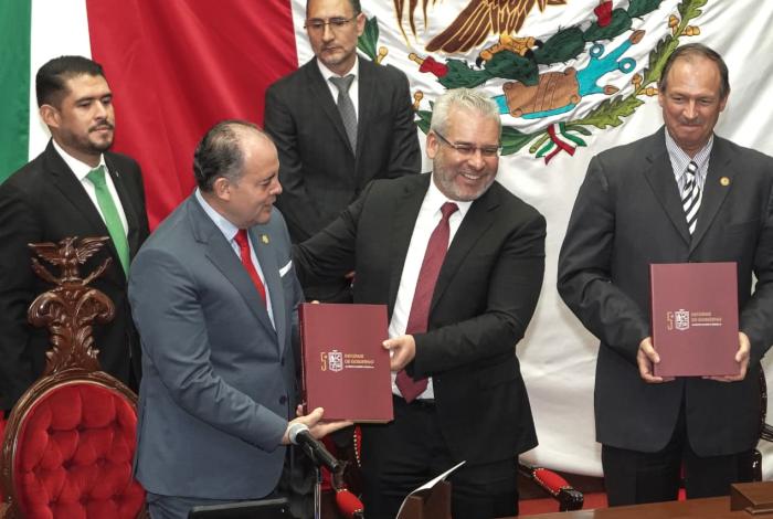 Entrega Bedolla quinto informe de gobierno ante Congreso del Estado