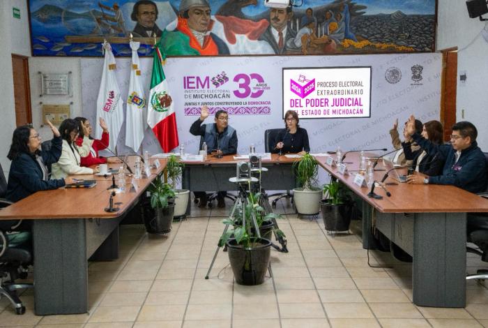 Entrega el IEM constancias de mayoría a titulares de Juzgados Penales, Civiles, Mixtos y Menores.