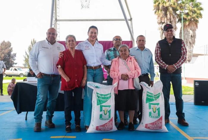 Entrega histórica de semilla de avena en Zacapu fortalece al campo: Mónica Valdez