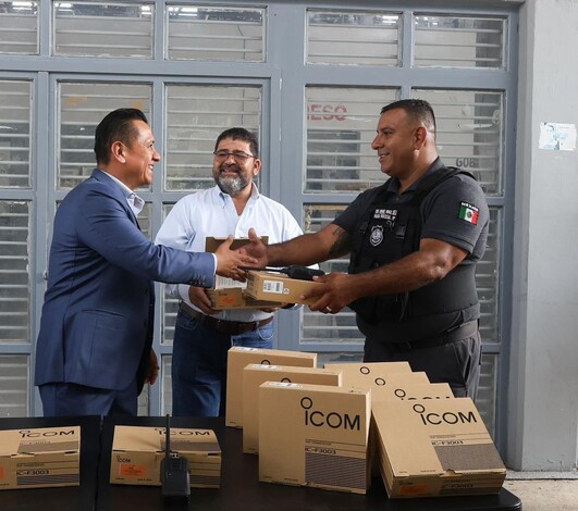 Entrega Torres Piña equipamiento a custodios de centros penitenciarios