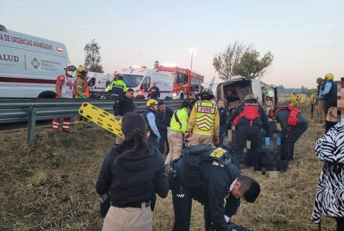 Entregan restos de víctimas de accidente de autobús turístico a familiares