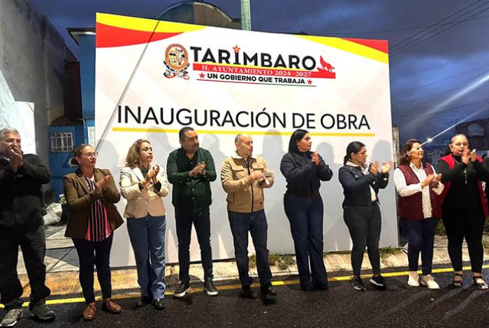 Eric Gaona entrega cinco calles más rehabilitadas en el fraccionamiento Galaxia, en Tarímbaro