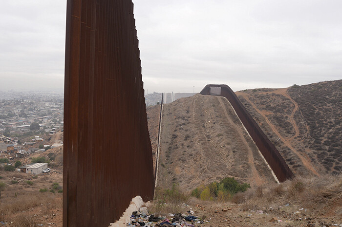 Estados Unidos añadirá más de 10 kilómetros a su muro fronterizo con México