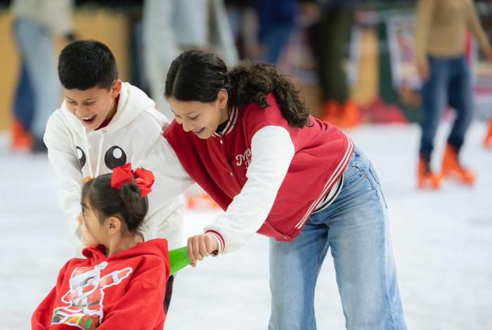 Este 24 de diciembre disfruta de la pista de hielo de Ceconexpo hasta las 15:00 horas: Sectur