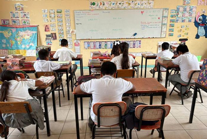 Este lunes regresan a clases más de un millón de estudiantes en Michoacán