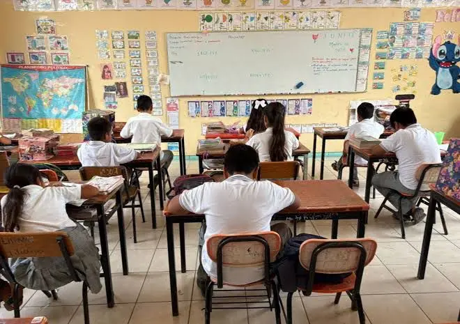 Este lunes regresan a las aulas más de un millón 247 mil estudiantes de educación pública
