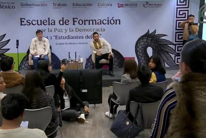 Estudiante confronta a Noroña por casa millonaria; ¿Dónde queda su congruencia?, le dice