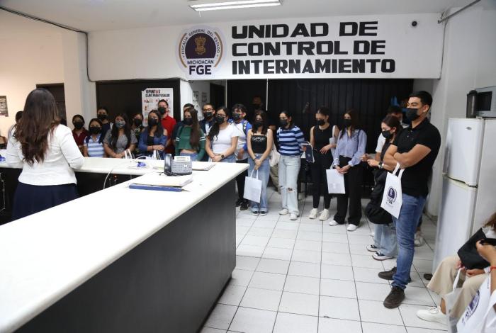 Estudiantes de Derecho de la UMSNH conocen de cerca el trabajo de la FGE
