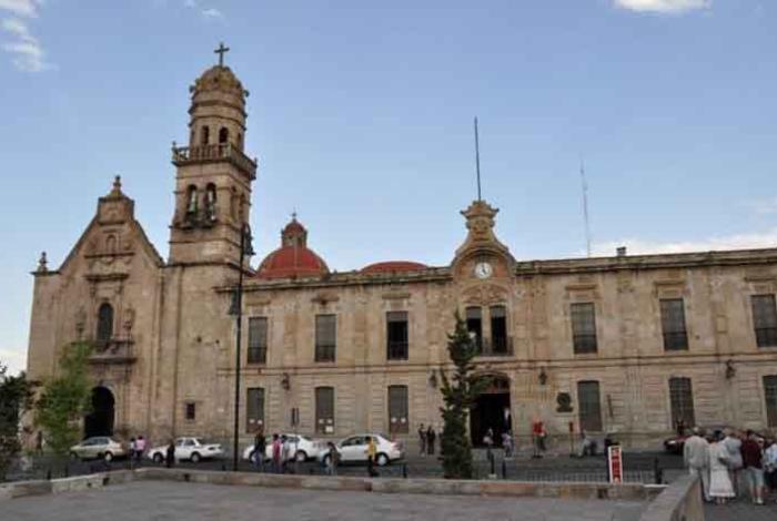 Estudiantes de Derecho de la UMSNH exigen liberación de compañeros detenidos